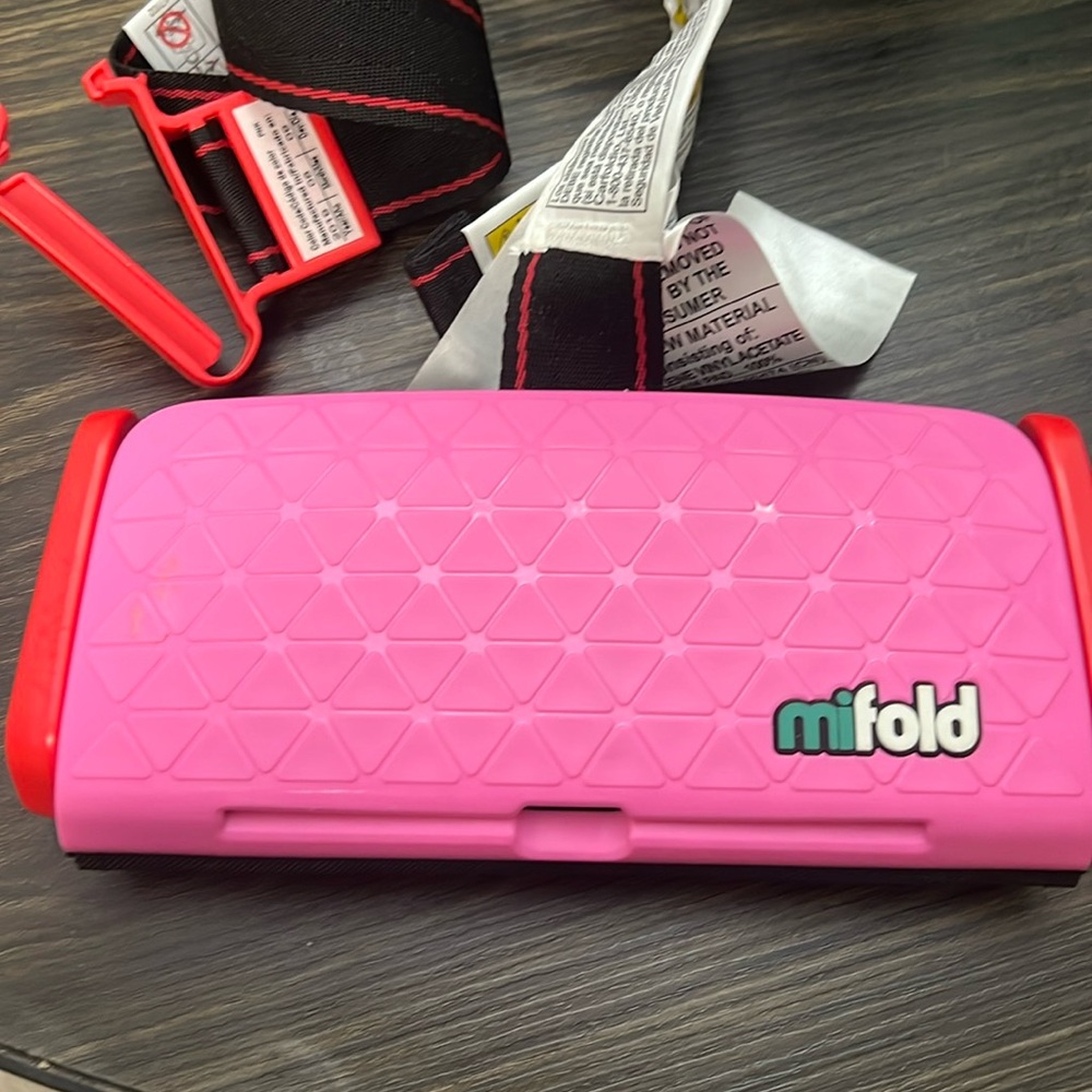 Mifold booster seat
